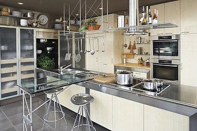 《吸血鬼幸存者》8月19日登陆PS4＆5 Steam好评如潮